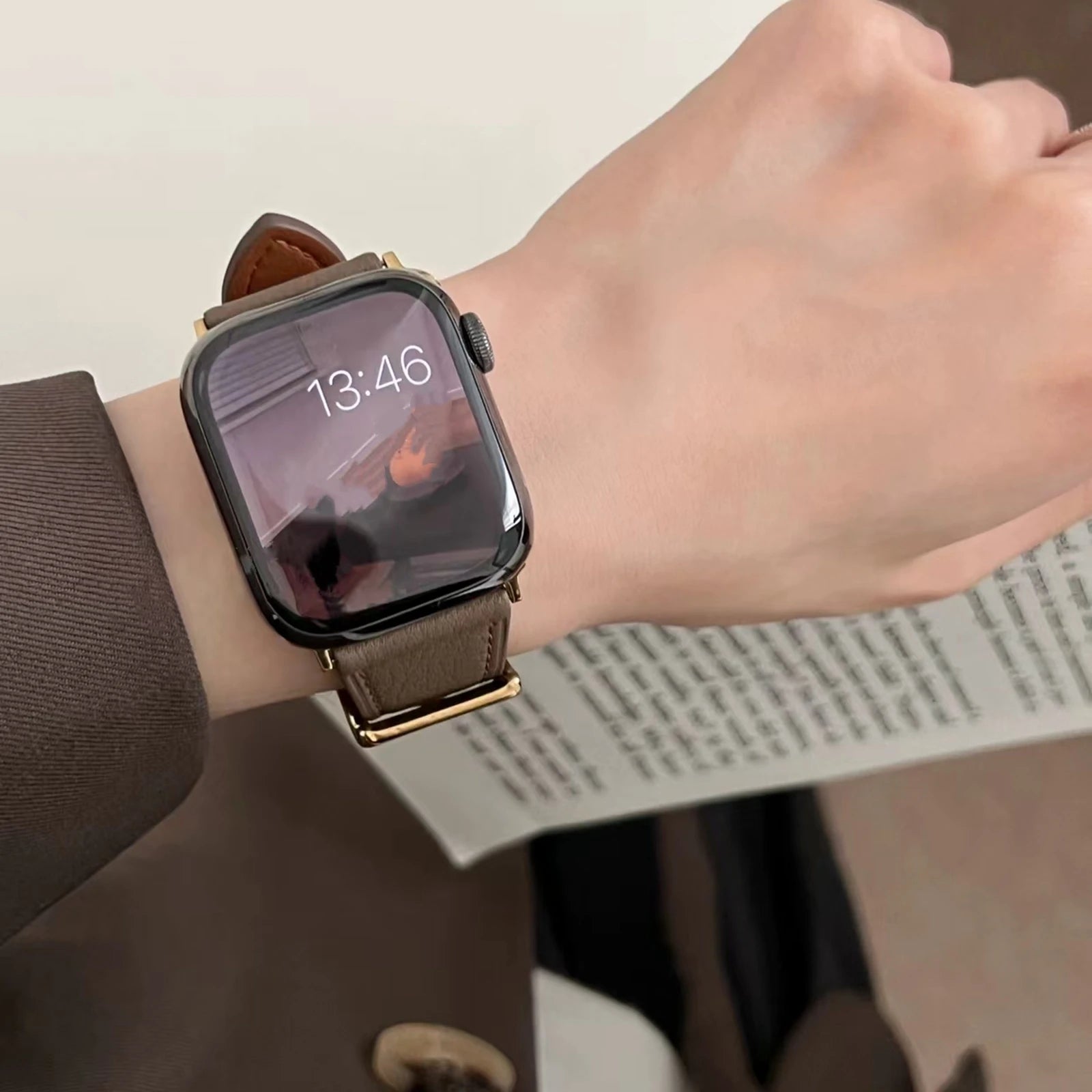 Apple Watch Leather Loop Band (38–49mm)